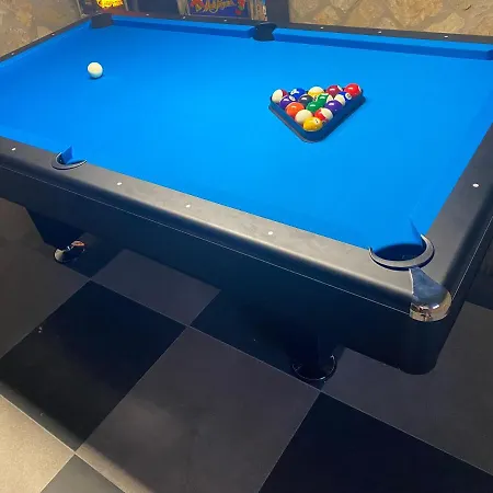 Gombos Maganszallashely 別荘 ボニャルツバシュ