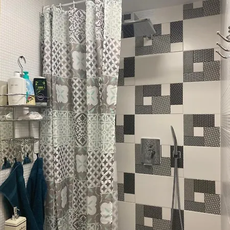 Gombos Maganszallashely 펜션 본보야크바세기