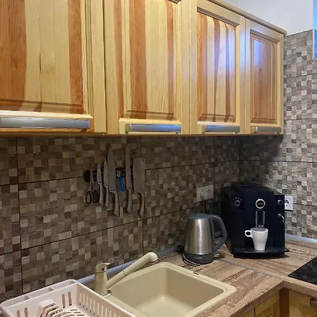 Gombos Maganszallashely 본보야크바세기