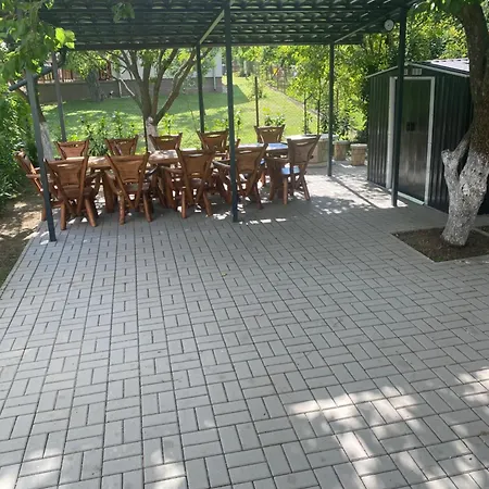 Gombos Maganszallashely * 본보야크바세기