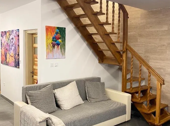 Gombos Maganszallashely 度假居 *