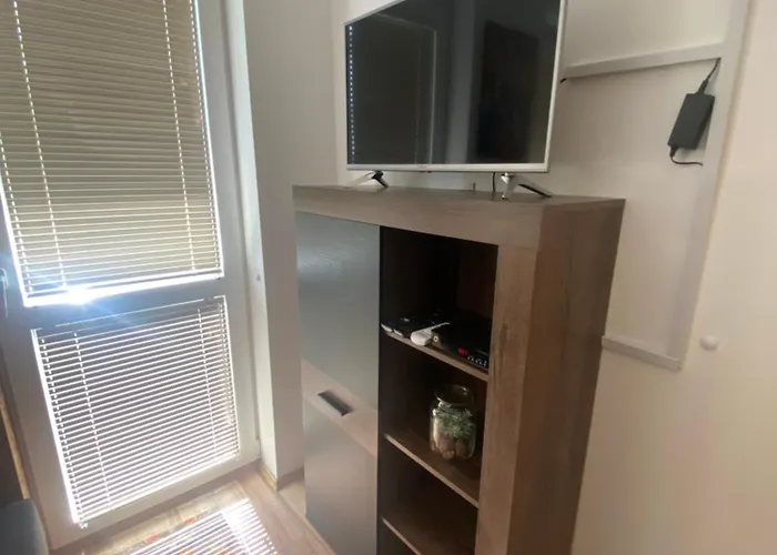 Gombos Maganszallashely * 沃尼奥尔茨沃什海吉